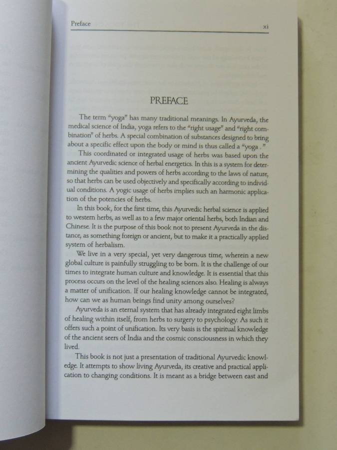 The Yoga Of Herbs: An Ayurvedic Guide To Herbal Medicine - Dr. David Frawley & Dr. Vasant Lad