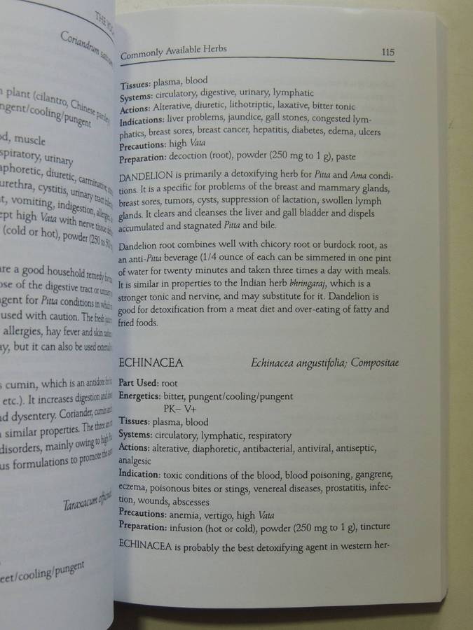 The Yoga Of Herbs: An Ayurvedic Guide To Herbal Medicine - Dr. David Frawley & Dr. Vasant Lad