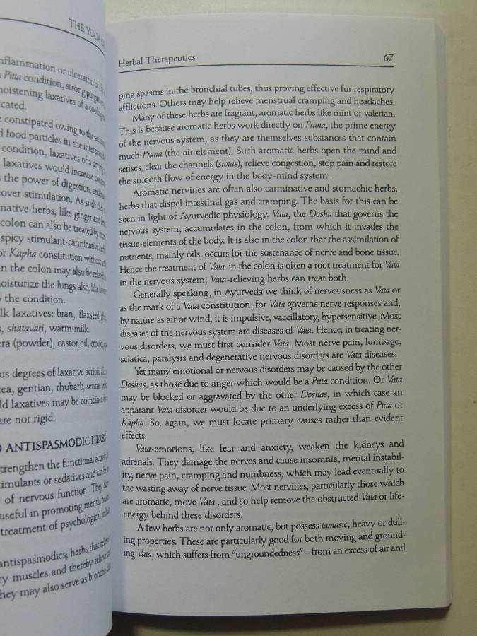 The Yoga Of Herbs: An Ayurvedic Guide To Herbal Medicine - Dr. David Frawley & Dr. Vasant Lad