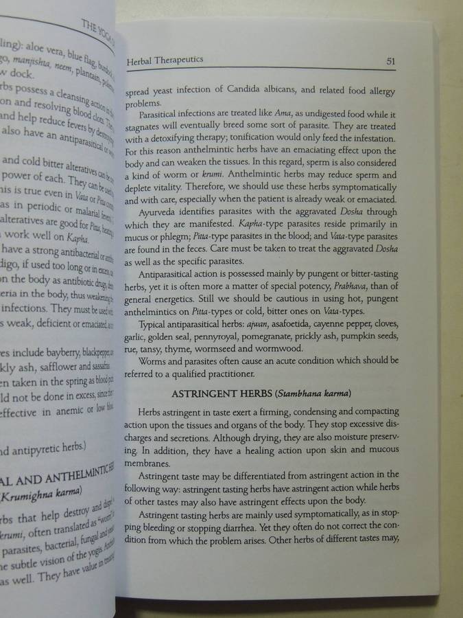 The Yoga Of Herbs: An Ayurvedic Guide To Herbal Medicine - Dr. David Frawley & Dr. Vasant Lad