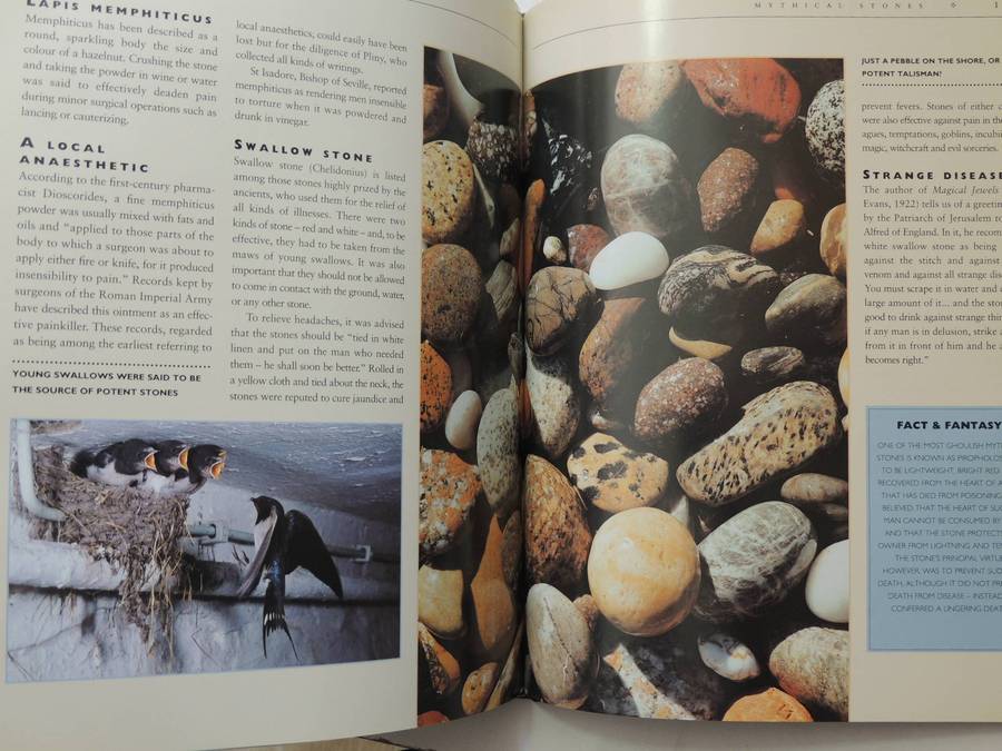 The Power Of Gemstones - Raymond J.L. Walters