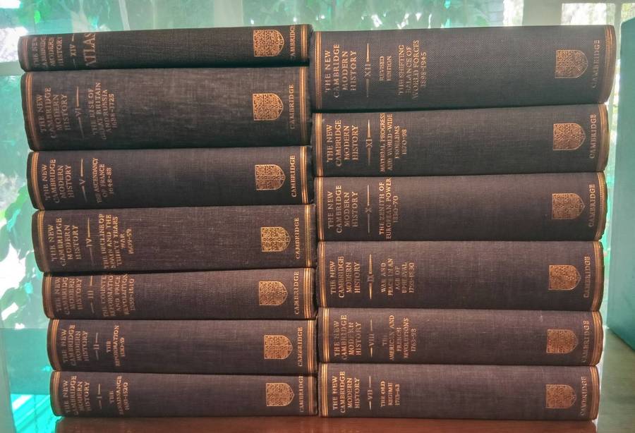 The New Cambridge Modern History (12 Vols. with Atlas)