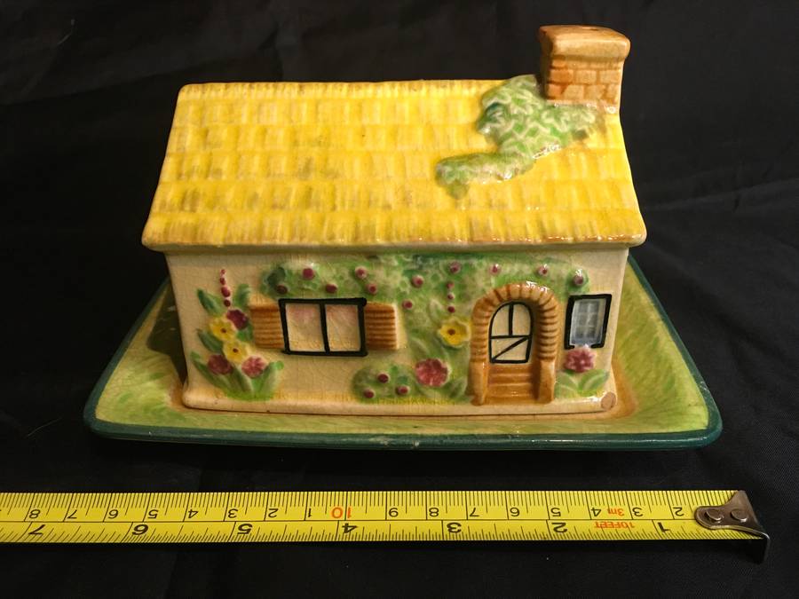 Marutomoware 1930s butter dish (Japan). Cottage house design