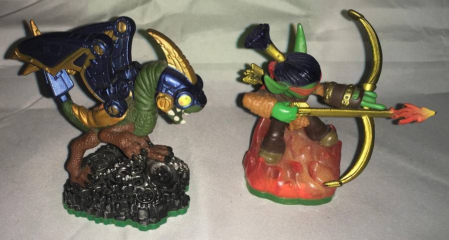 Skylanders Spyros and Flamethrower Adventure Drobots