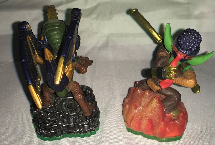 Skylanders Spyros and Flamethrower Adventure Drobots