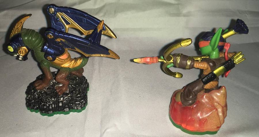 Skylanders Spyros and Flamethrower Adventure Drobots