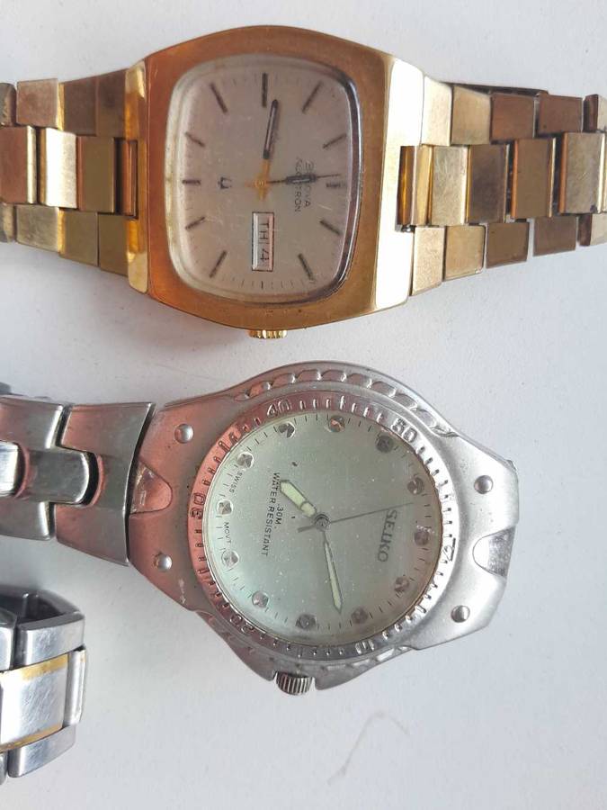 Mix bunch of watches