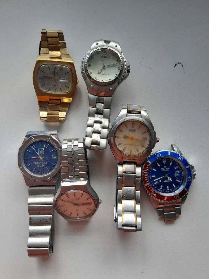 Mix bunch of watches