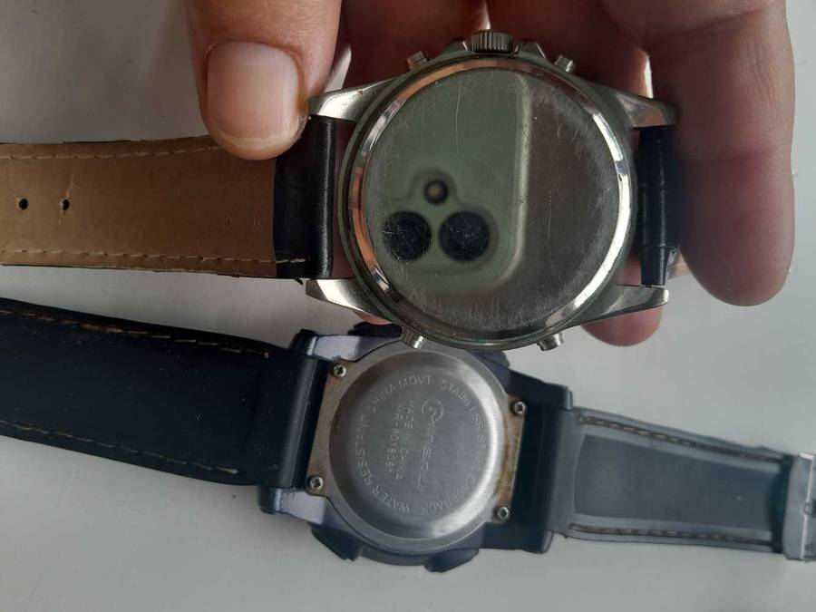 Mix bunch of quarts watches