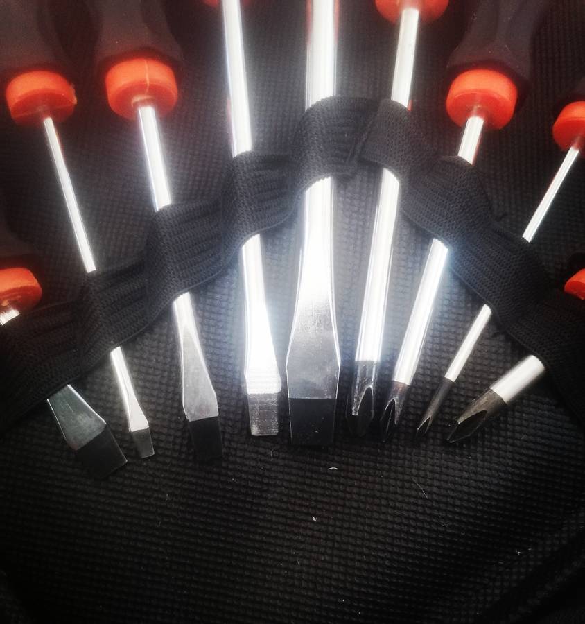 9 Piece Screwdriver Set & Carry Bag