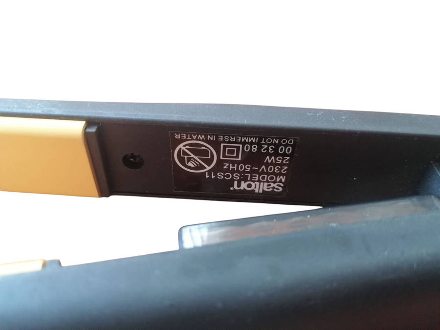 2 x Hair Straighteners