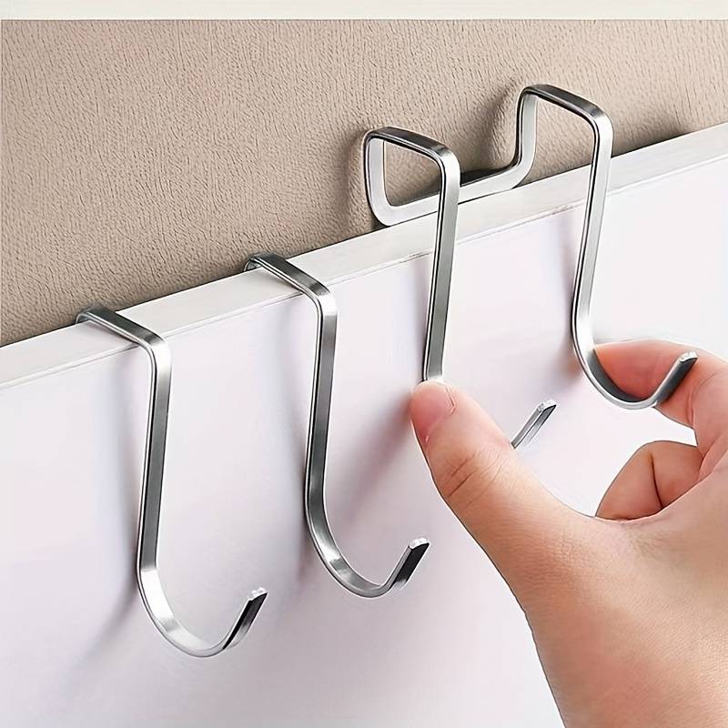 Wall mounted towel rack