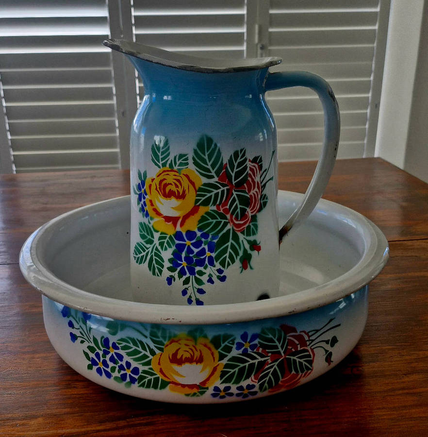 Enamel Wash basin and Pitcher