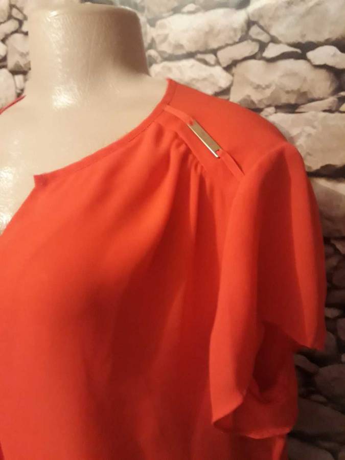 CONTEMPO BRAND SHEER RED TOP - SIZE 18/42 - AS NEW