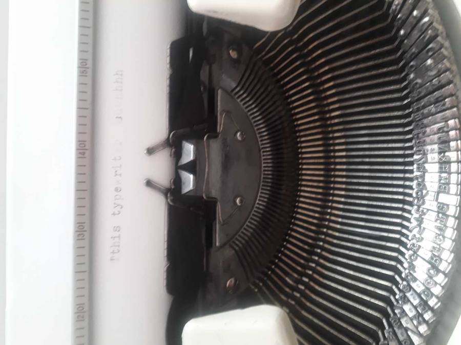 Stunning Retro 1970s 80s Brother 210 portable typewriter - 100% working