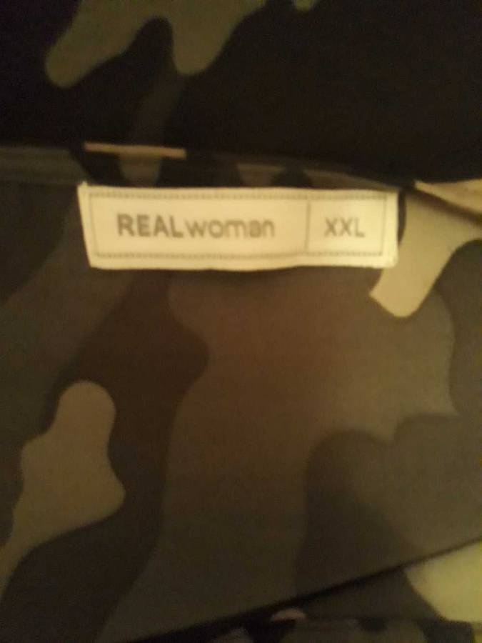 RETRO REAL WOMAN BRAND THROW OVER TOP - SIZE 16/40/2XL