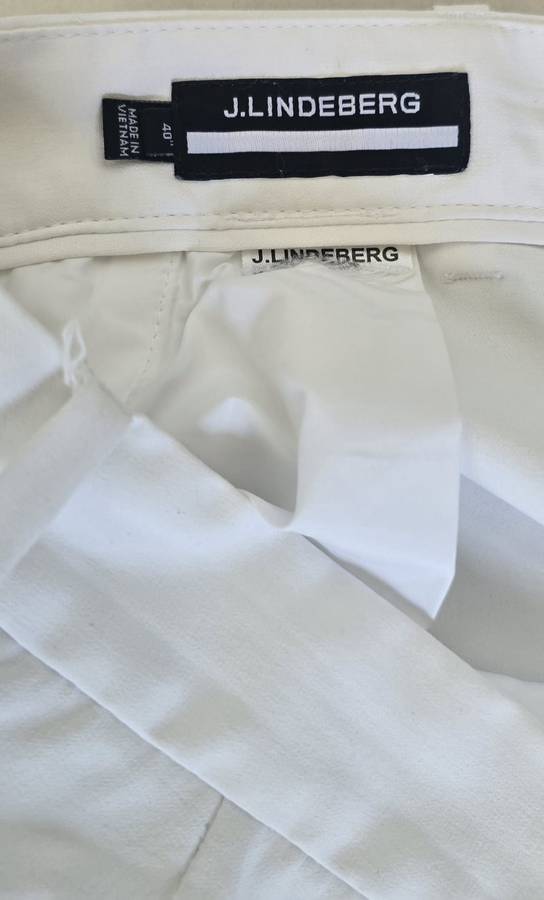 GOLF - J Lindeberg Limited Edition Golf Shorts (White)