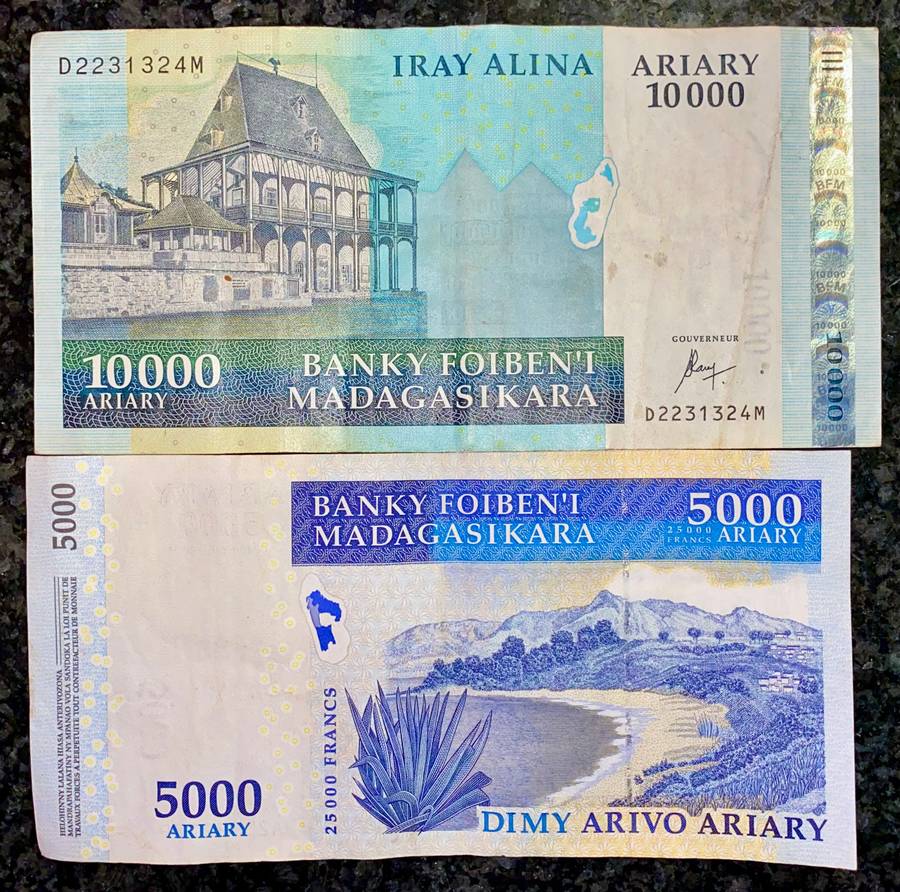 MADAGASCAR SET 10,000 AVIARY/FRANC & 5000 FRANCS ND(1 BID TAKES ALL)