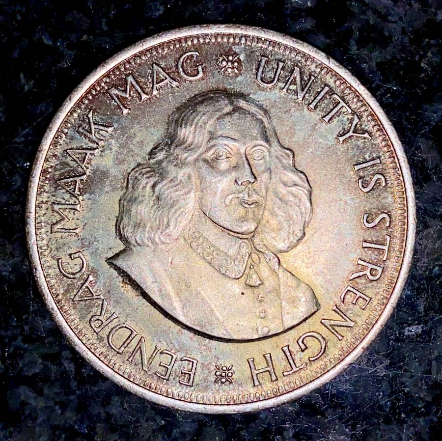 SOUTH AFRICA SILVER 50 CENT 1961 MINTAGE ONLY 54746 GOOD CONDITION SILVER CROWN SIZE