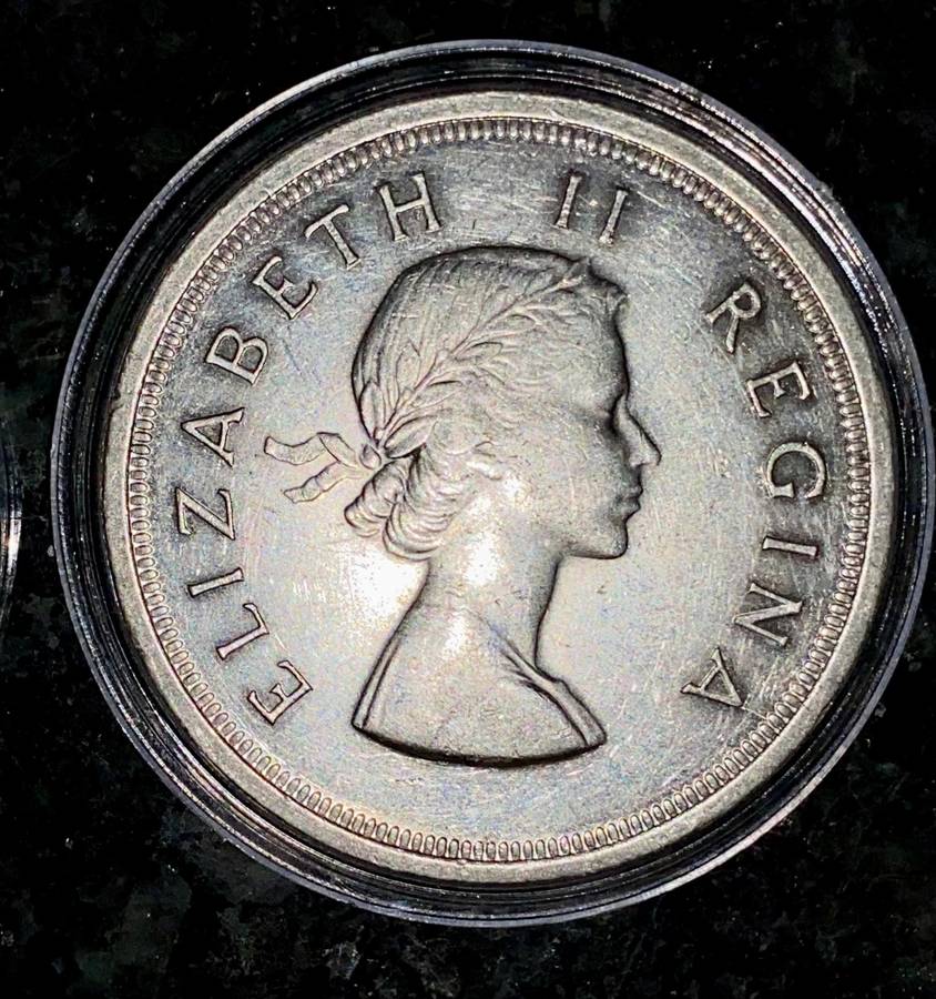 SA Union silver 5 shillings 1957 good condition in capsule