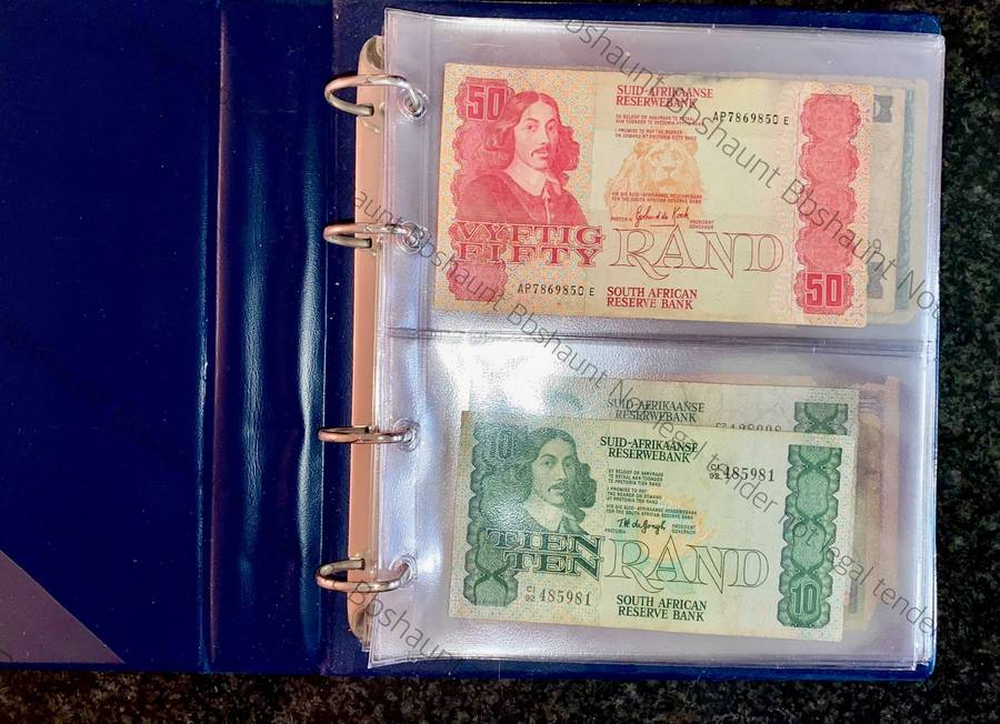 Banknote Album - 10 sleeves all banknotes included