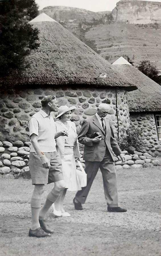 ** RARE: 1947 Royal Visit to South Africa Official Photograph Lot #3 **