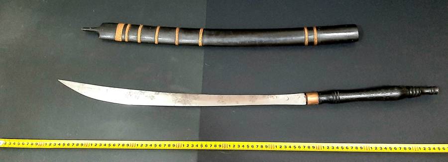 **RARE: Mid-20th Century Burmese 'Dha' Tribal Sword w/ Scabbard(0.97m).**