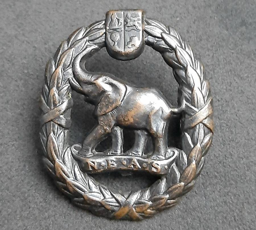 **WW2: SA Native Labour Corps Cap Badge w/ Lugs.**