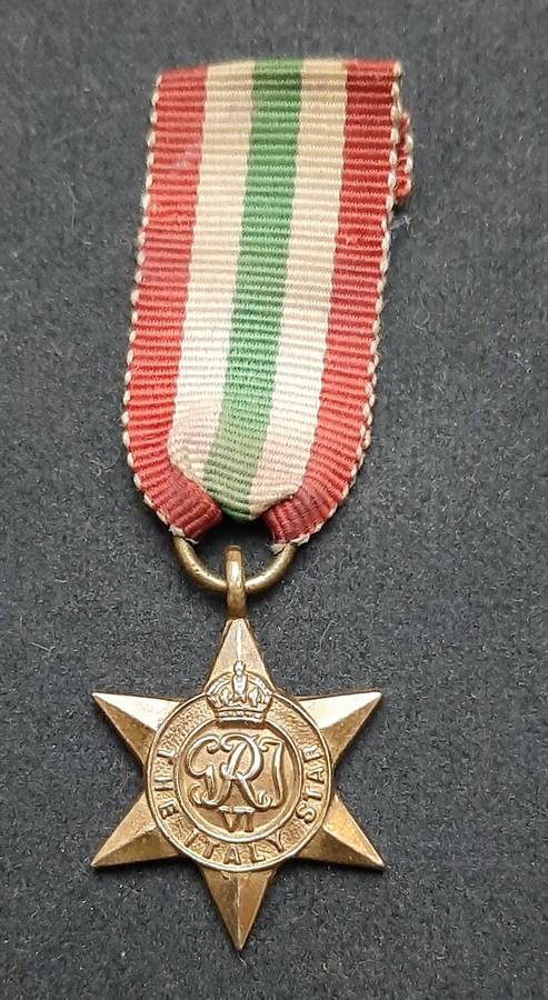 **WW2 UDF: Miniature Italy Star Campaign Medal w/ Ribbon (SA Issue).**