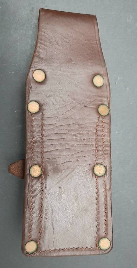 ** 1960s SADF : Early FN FAL Leather Bayonet Frog ( Union Marked).**