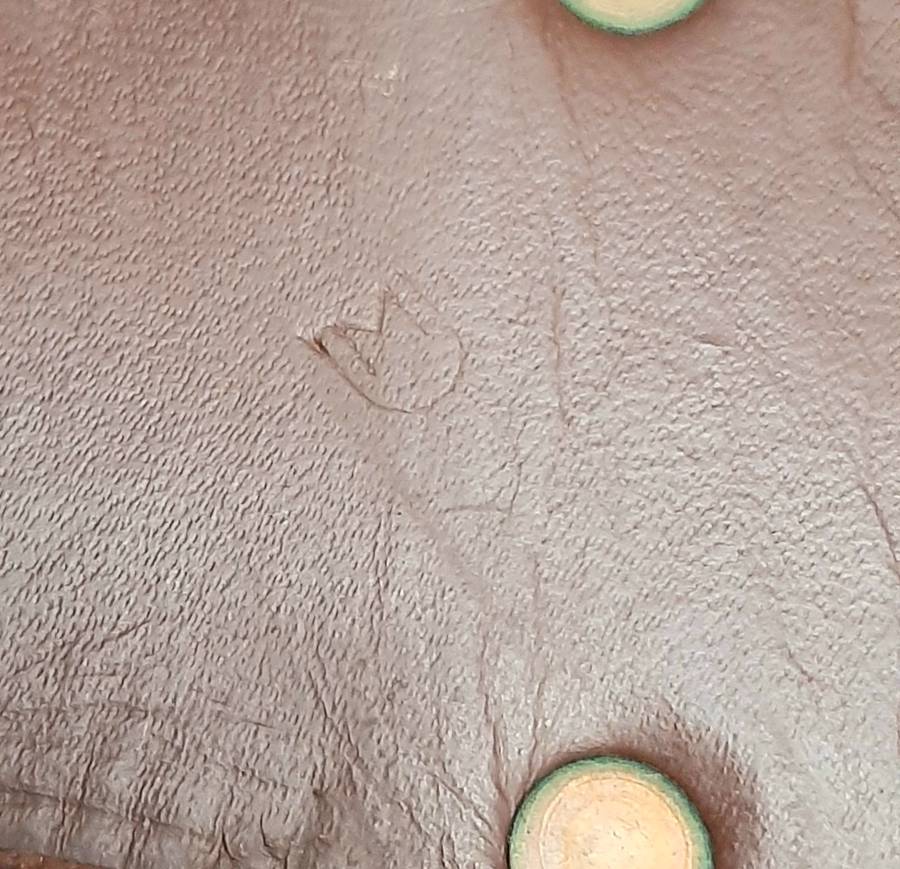 ** 1960s SADF : Early FN FAL Leather Bayonet Frog ( Union Marked).**