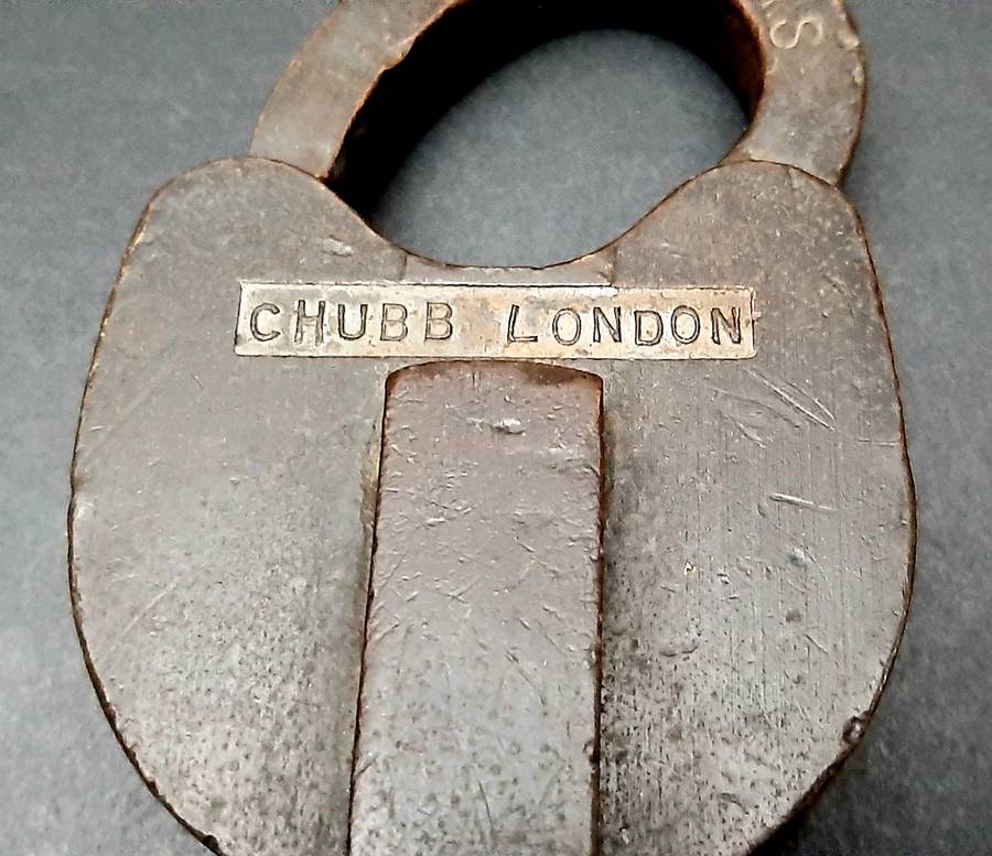 **RARE: 1960s SA Railways Brass Lever Padlock (Chubb, London) NO KEY ***