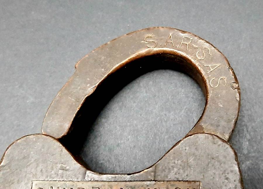 **RARE: 1960s SA Railways Brass Lever Padlock (Chubb, London) NO KEY ***