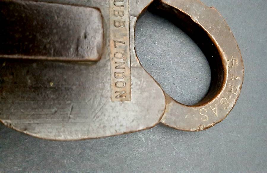 **RARE: 1960s SA Railways Brass Lever Padlock (Chubb, London) NO KEY ***