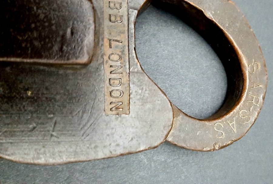 **RARE: 1960s SA Railways Brass Lever Padlock (Chubb, London) NO KEY ***