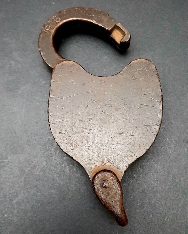 **RARE: 1960s SA Railways Brass Lever Padlock (Chubb, London) NO KEY ***