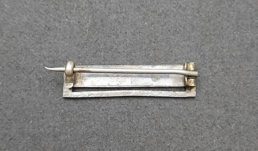 **WW2 British: Miniature Medal Mounting Bar w/ Pin x1 (UNUSED).**