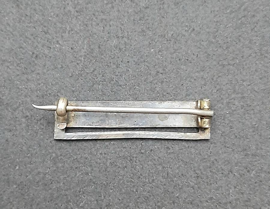 **WW2 British: Miniature Medal Mounting Bar w/ Pin x1 (UNUSED).**