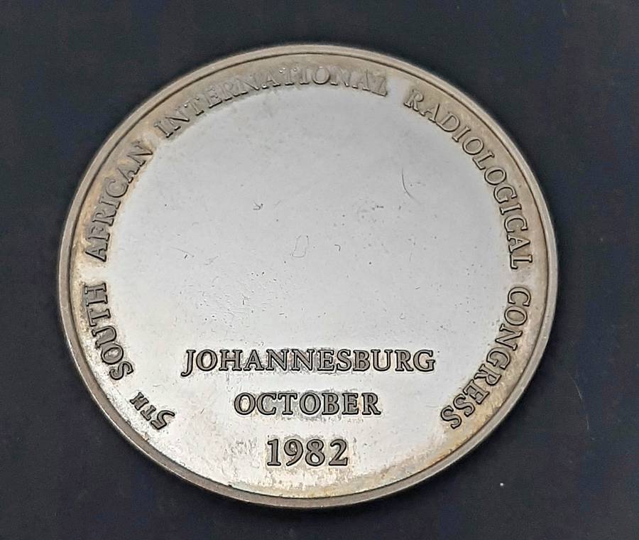 RARE: (XF+)  1982 SA 5th Intl. Radiological Congress .925 Silver Medallion w/ Case (29.18 gram).