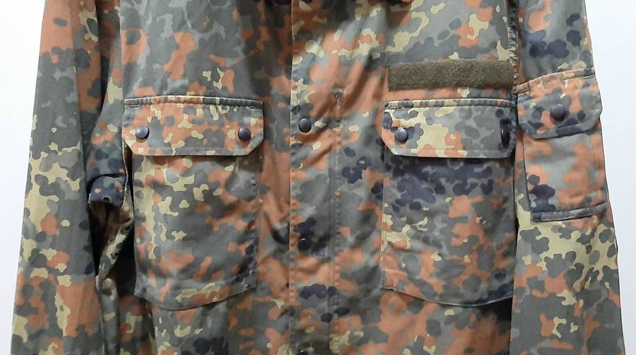 1990s German Bundeswehr Flecktarn Camouflage Field Dress Jacket with Zipper (L/XL)