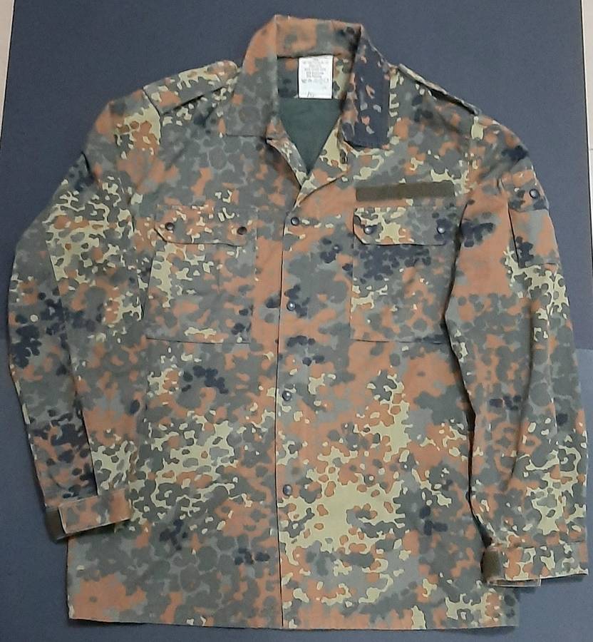 1990s German Bundeswehr Flecktarn Camouflage Field Dress Jacket with Zipper (L/XL)