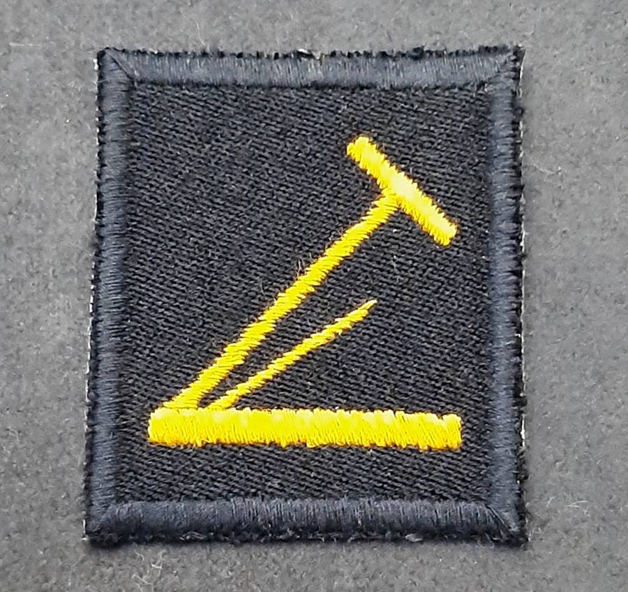 Border War: 1980s SA Navy Working Dress ' Driver ' Qualification Embroidered Badge .