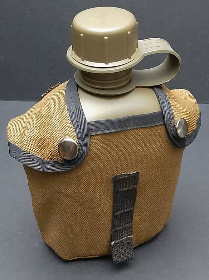 RARE: Mid-1990s SADF Nutria Cordura 1 Litre Canteen Cover w/ Waterbottle.
