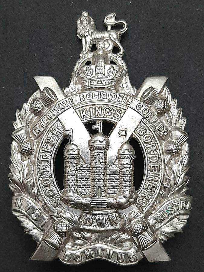 WW1/WW2 : King's Own Scottish Borderers Glengarry/ Tam O'Shanter White Metal Badge (Lugs Intact).