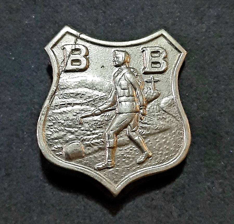 Mid-20th Century: 'Boys Brigade' Youth Organization Wayfarer Badge w/ Pin.