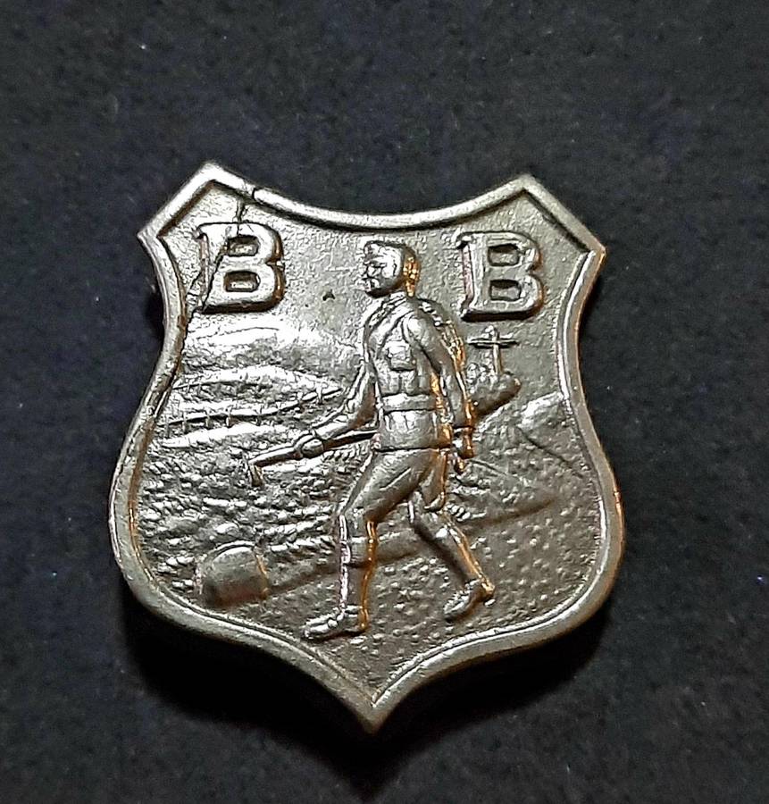 Mid-20th Century: 'Boys Brigade' Youth Organization Wayfarer Badge w/ Pin.