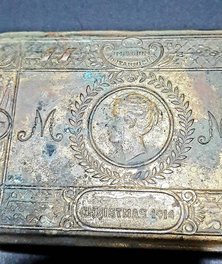WW1 : Princess Mary Christmas 1914 Tin w/ Cardboard Insert (Att. Officer 1st D.L.I.)