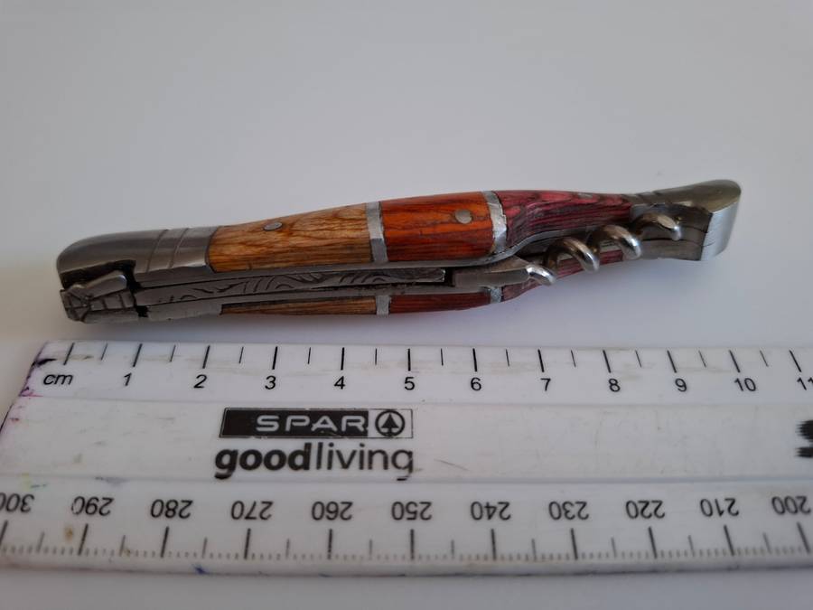 Great Laguiole Pocket Knife with Cork Screw in Great Condition