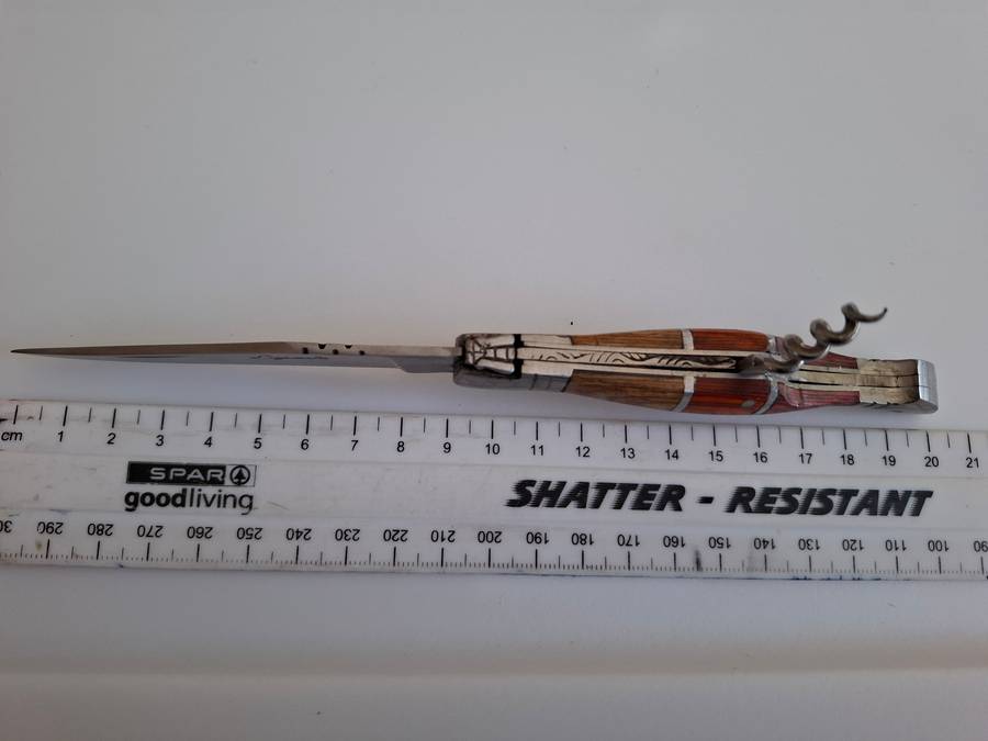 Great Laguiole Pocket Knife with Cork Screw in Great Condition