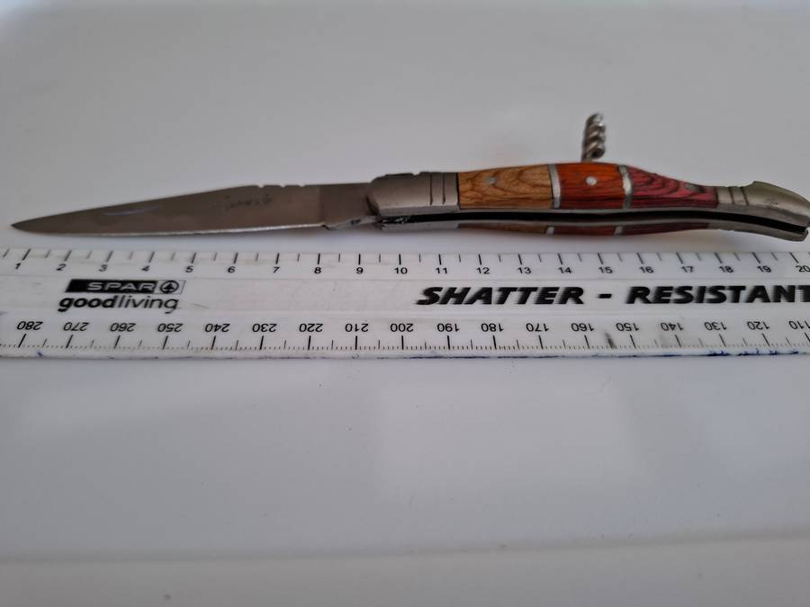 Great Laguiole Pocket Knife with Cork Screw in Great Condition